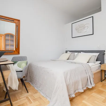 Lejlighed Elegant Filtry With Parking In By Renters